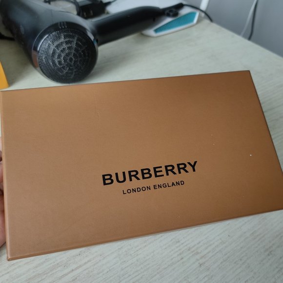My Favorite Purse Burberry Long Wallet Card Holder - Picture 10 of 13